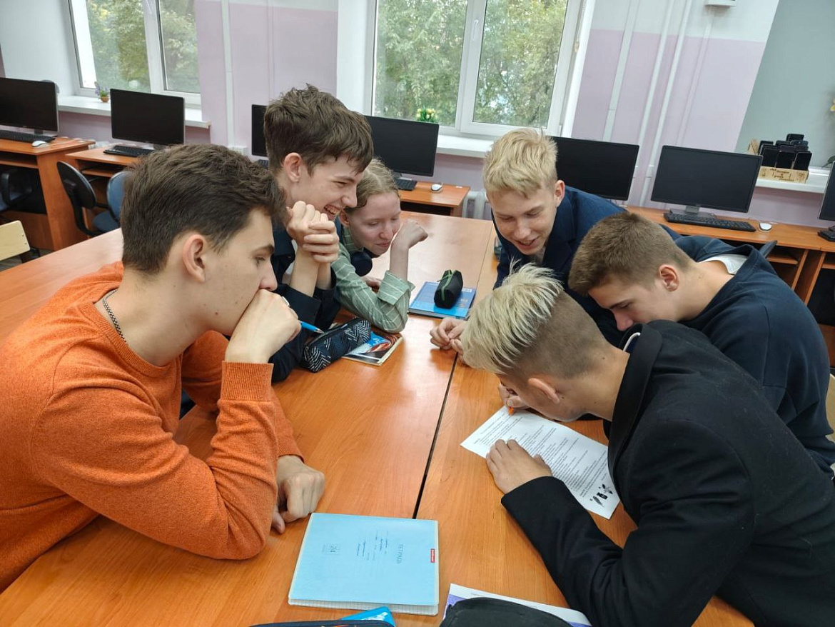 Лицеисты 11-го класса окунулись в мир увлекательной информатики!