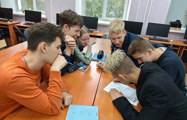 Лицеисты 11-го класса окунулись в мир увлекательной информатики!