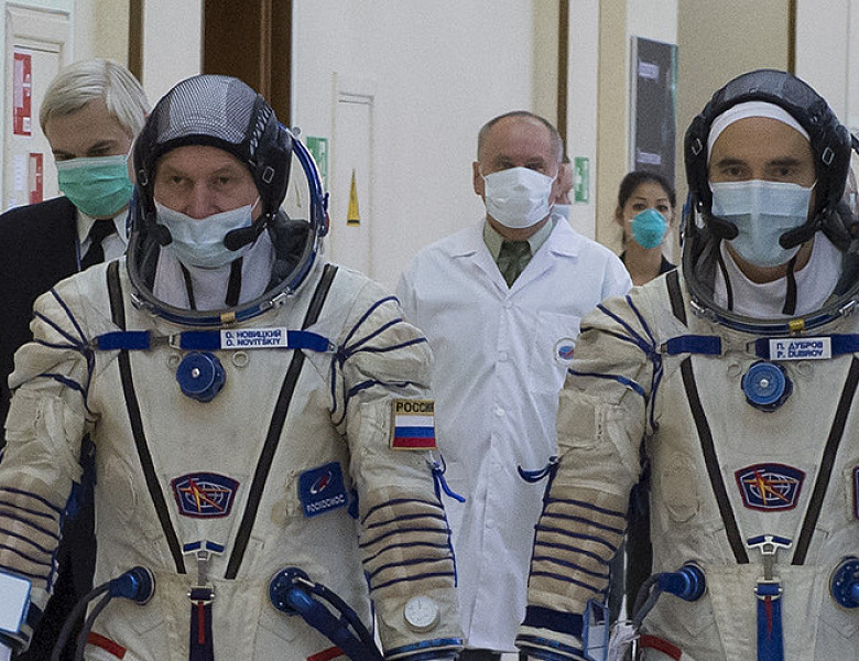 Поздравление космонавта Петра Дуброва с Днем знаний